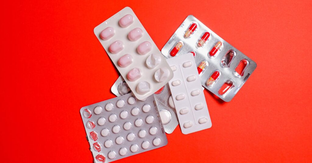 医療用スキンケアと市販スキンケア製品の成分や効果の違いを比較した図