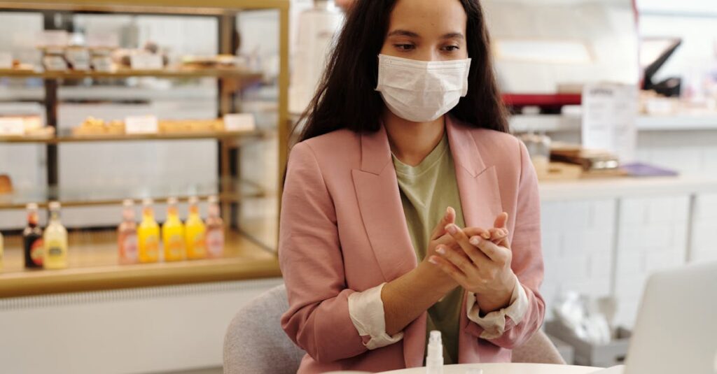 クレンジングや洗顔で肌をこすりすぎていることによるシミの悪化イメージ