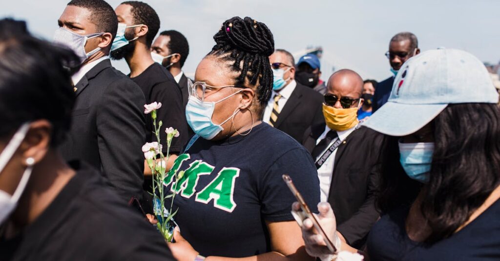 顔のたるみの原因を示す皮膚、骨、筋肉、脂肪の図解