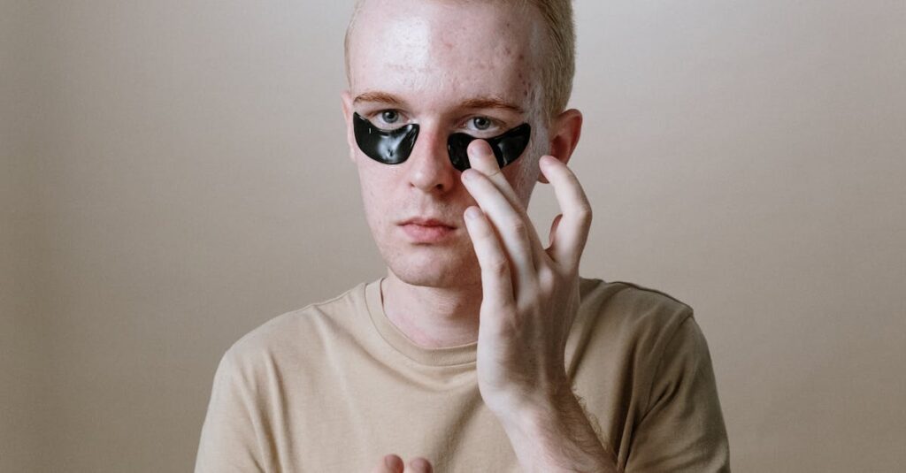 腸内環境と肌トラブルの関係を示す大人ニキビの図解