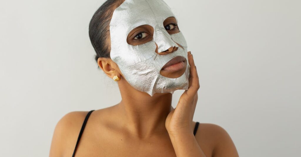 導入美容液とシートマスクを使った美白スキンケアの方法を示すイメージ画像