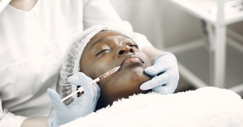 たるみの症状や予算に応じた美容施術の選び方を図で説明