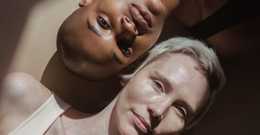 乾燥、敏感、くすみ、エイジングなど異なる肌悩みに対応するスキンケアのイメージ図。