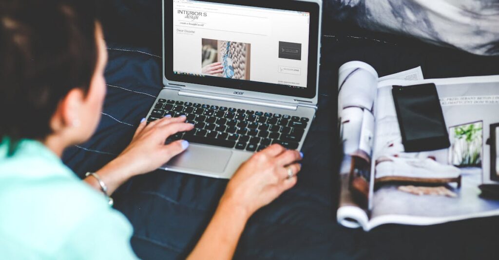 信頼できるビューティーブログ記事を執筆している様子