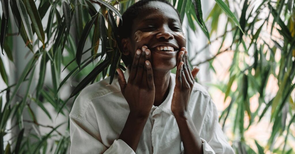 アンプルールのスキンケアで肌の変化に満足している女性のイメージ