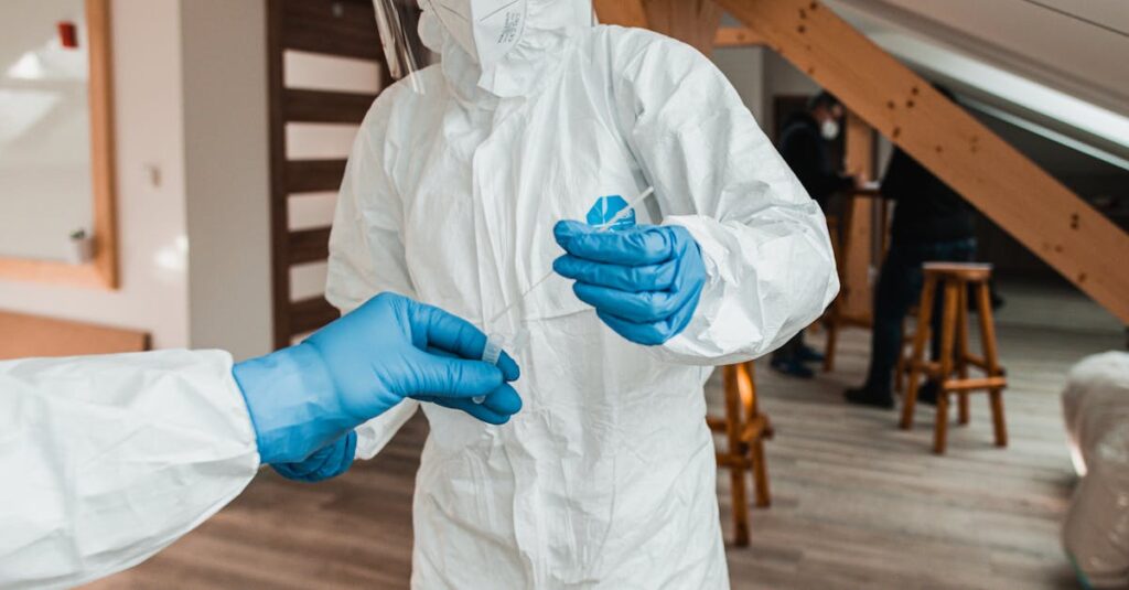 自宅で郵送検査を受けることで通院が不要なイメージ