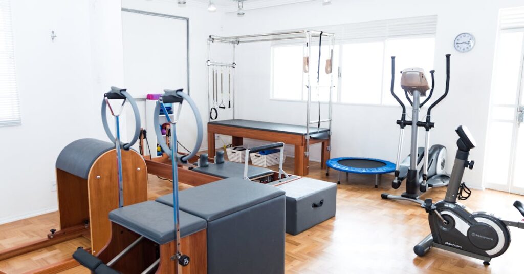 パーソナルジムとプライベートジムのトレーニング環境の違いを表すイメージ