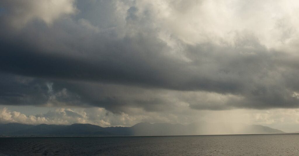 マルコのボディメイク体験によるビフォーアフターの変化を示す女性の写真