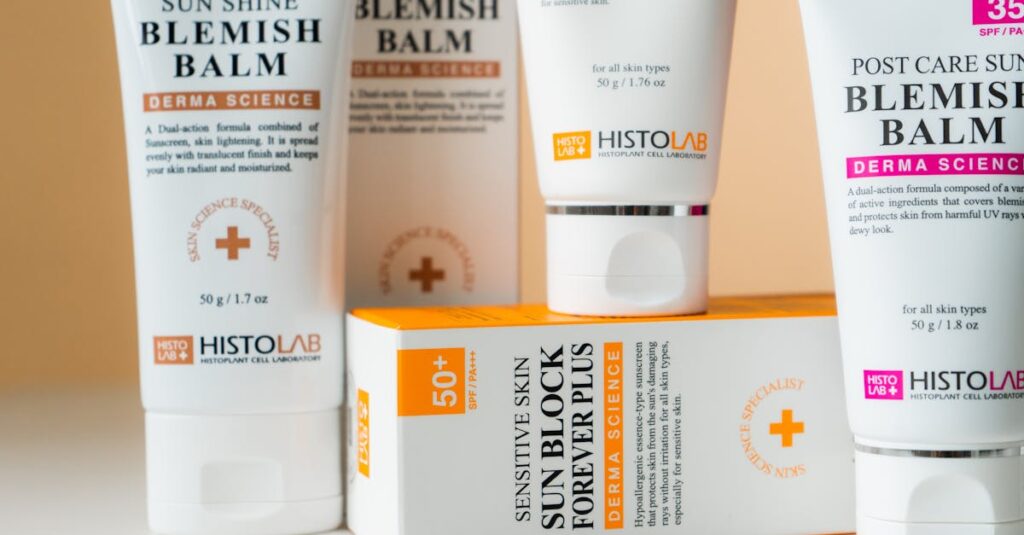 皮膚科学に基づいたスキンケア理論を示す図解イメージ。肌の層やニキビの原因を科学的に解説するビジュアル