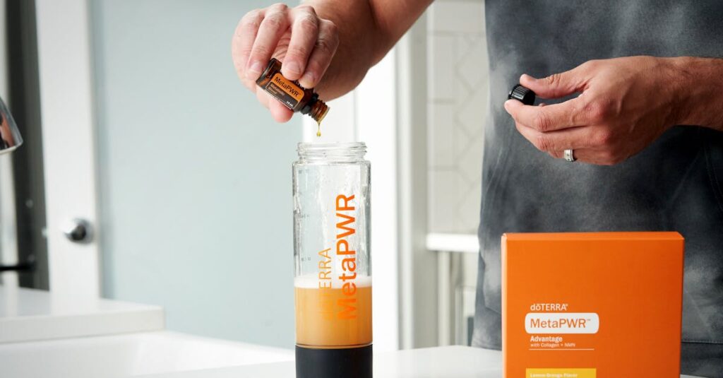 アスタリフトのコラーゲンドリンクの価格と効果を比較してコスパを判断する女性。