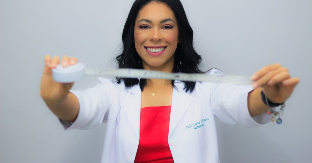 ジムの無料カウンセリングでトレーナーに質問するシーン