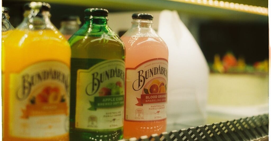 ドラッグストアの棚に陳列されたアスタリフトのコラーゲンドリンクの様子。