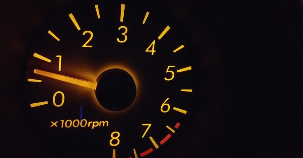 頭皮のかゆみやベタつきが解消されて気持ちよさそうな男性のイメージ