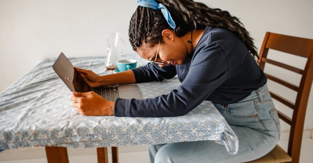 自己流ダイエットで結果が出ず悩む女性がマルコ体験で前向きになるシーン