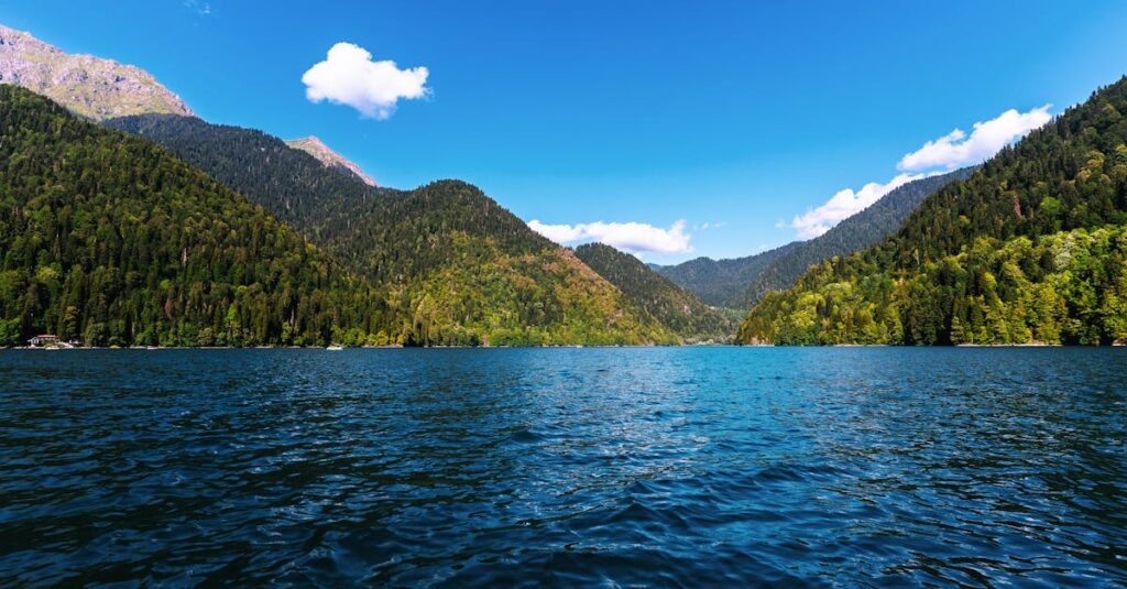大分県日田市の自然に育まれた日田天領水の採水地と美しい水源風景