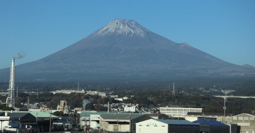 国内生産のサプリメント工場で製造される高品質NMN製品の様子
