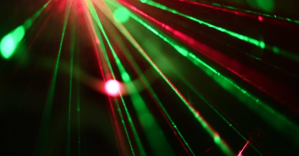 医療脱毛の痛みや副作用について説明を受ける女性のイメージ画像