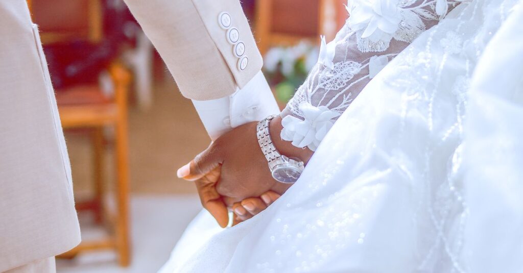 多様な価値観に合わせた婚活スタイルを自由に選ぶイメージ