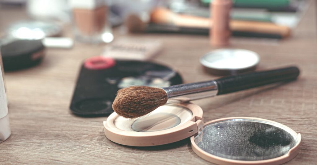 ファンデーションの厚塗りによる肌ストレスのイメージ