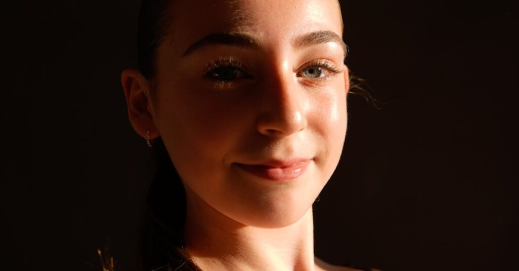 医療脱毛の痛みや副作用について説明を受ける女性のイメージ画像