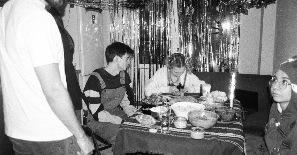 アスタリフトのコラーゲンドリンクと他社製品の価格や成分を比較するイメージ。