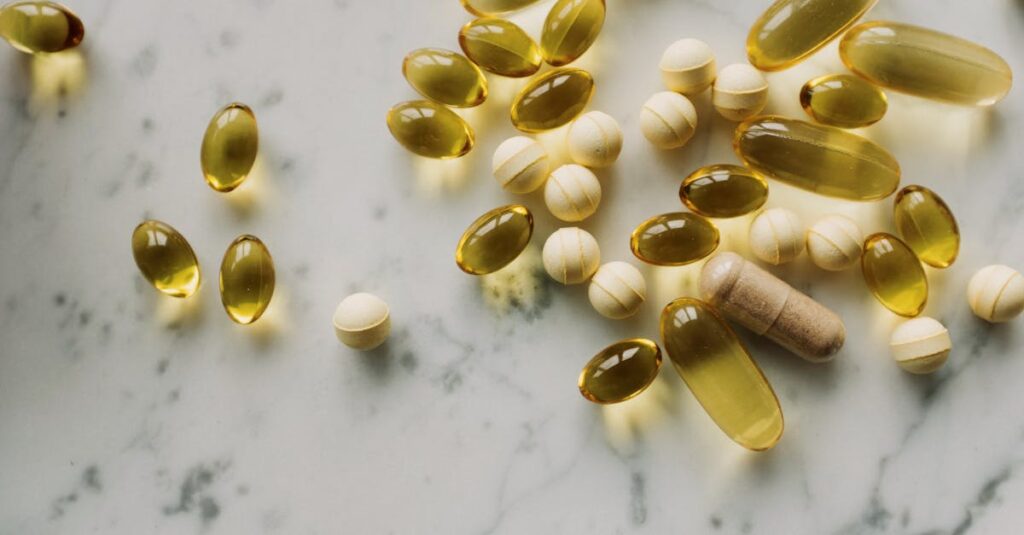 信頼性の高いNMNサプリを象徴する品質保証書と製品ボトルのイメージ