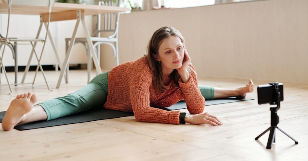 SOELUアプリの操作画面と予約・通知など便利機能を表現するイメージ画像