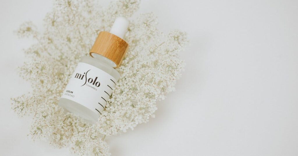 クレンジング後もしっとりとした肌を実感する女性