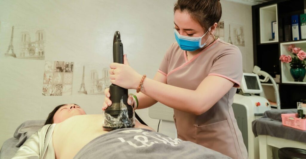 マルコと他のエステ・ジムのボディメイクサービスを比較する女性のイメージ