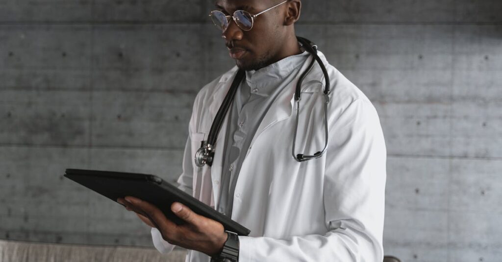 フレイアクリニックの口コミから見えてくるリアルな評価ポイントを解説する様子