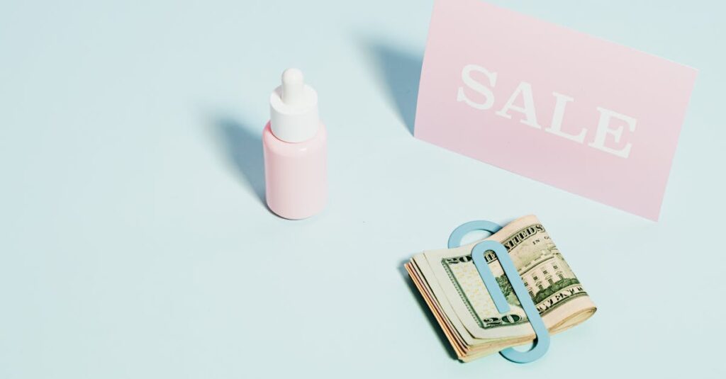 スキンケア製品の正しい使い方を実演する女性。洗顔から保湿までのステップが丁寧に説明されているイメージ