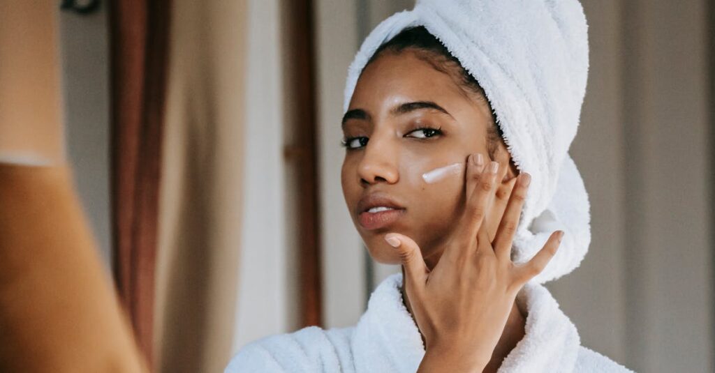 レチノール使用初期に現れるA反応（赤み・皮むけなど）の説明図