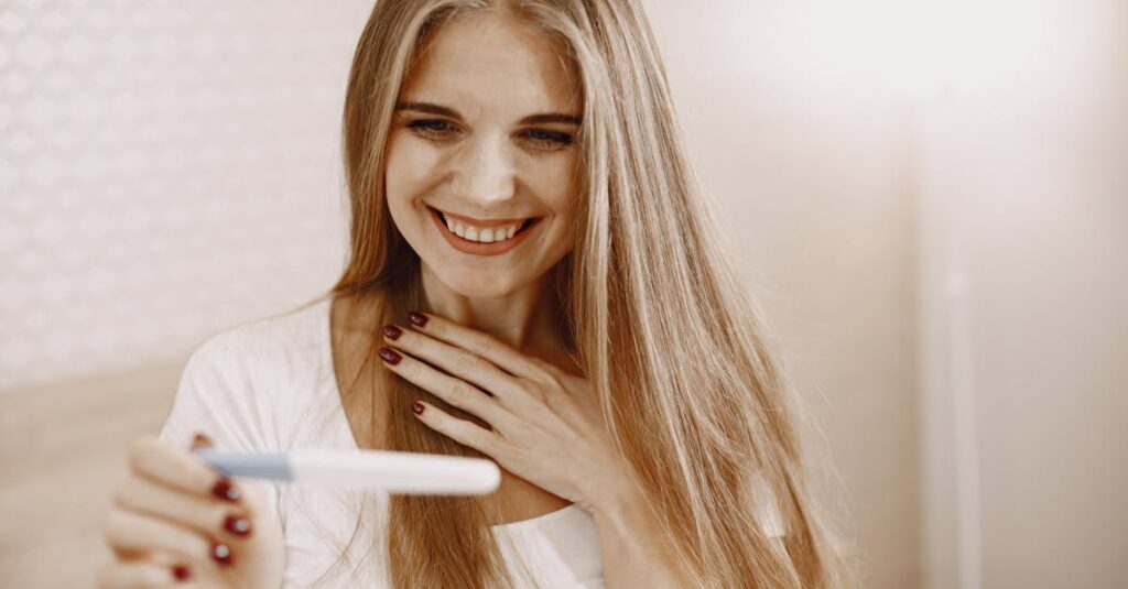 マイナチュレを使用して満足している女性のイメージ