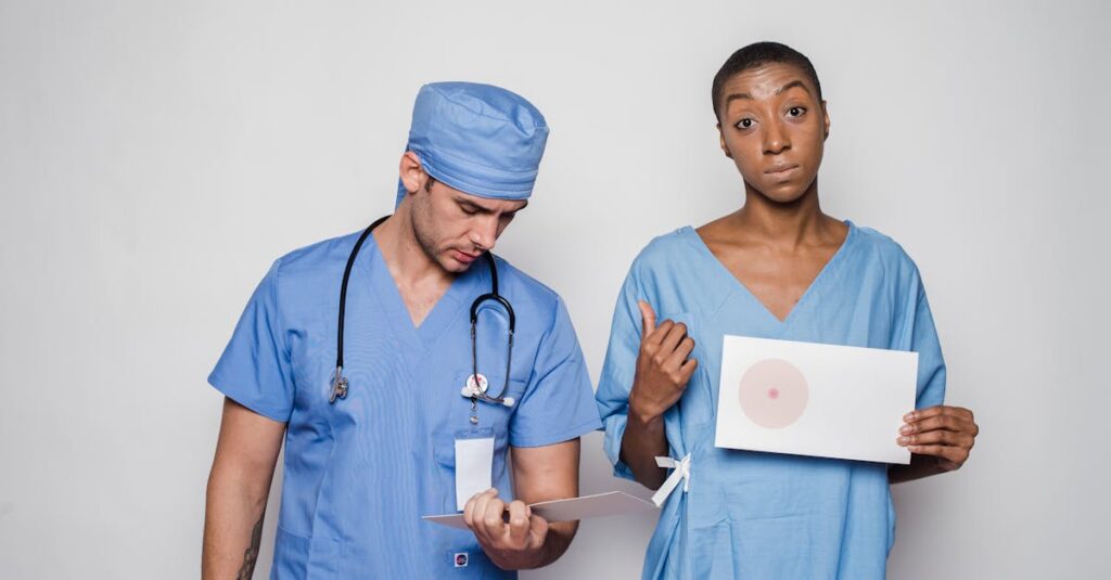 ナチュラルバスト豊胸を受けた方の口コミで触感が自然だと評価されている様子