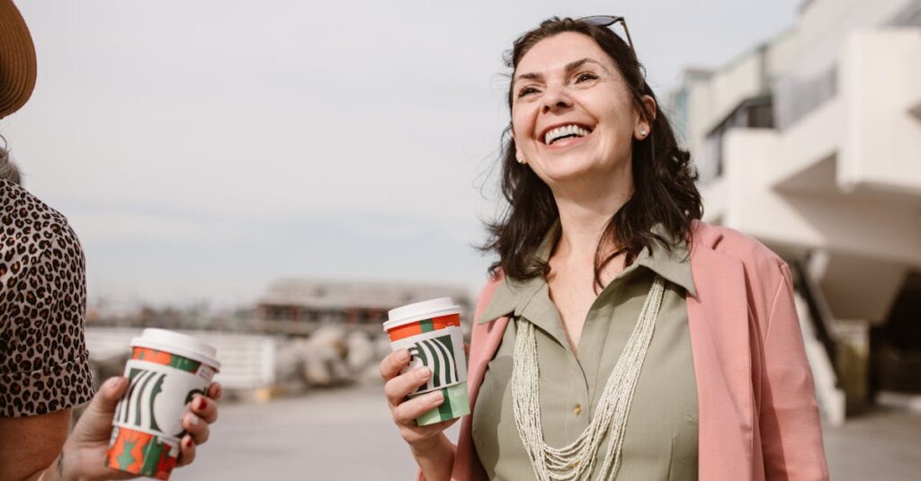 産後の骨盤ケアや姿勢改善を目的にマルコの体験を受ける女性のイメージ