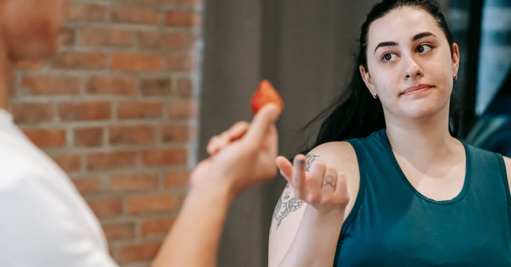 BEYONDのトレーナーが食事アドバイスをLINEで送っている様子