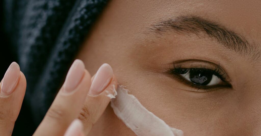 美白ケアを継続して肌のトーンが明るくなった女性のイメージ