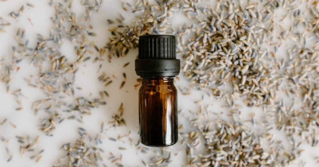 洗練されたパッケージのクレンジングオイルのボトル