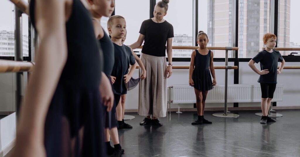 初心者が講師の動きを見てマネしやすいレッスン構成の様子。ゆっくり丁寧な指導