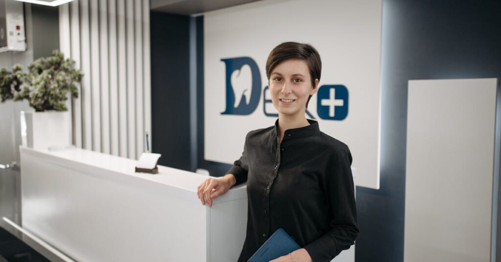 笑顔で迎えてくれる大美会クリニックの受付風景