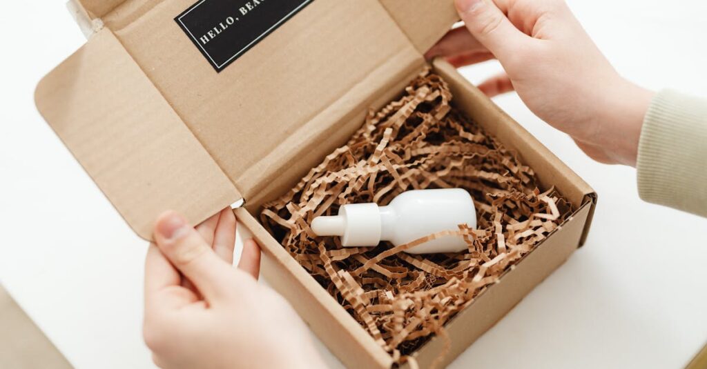 スキンケア商品の口コミ評価をスマホで確認している様子。星評価やレビューコメントが表示されている画面