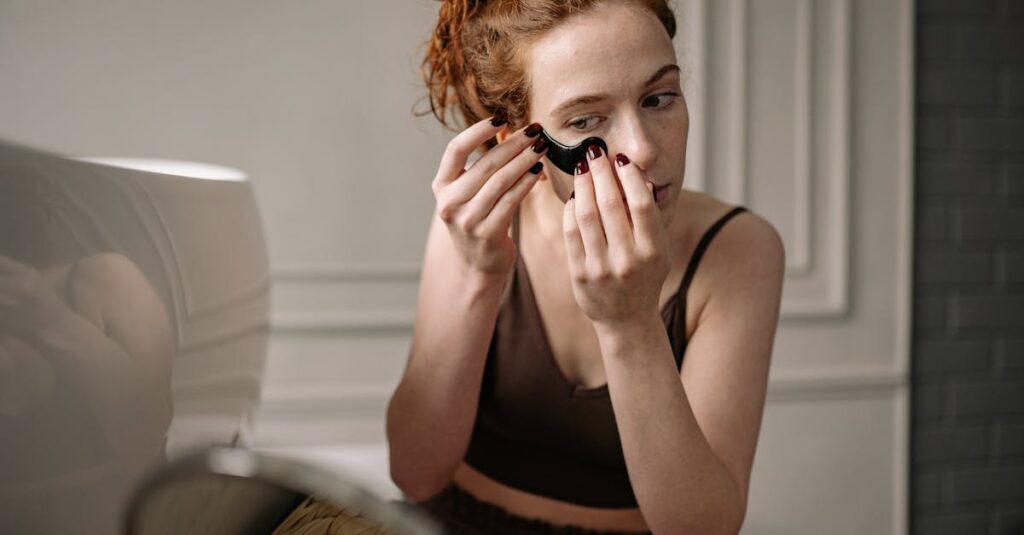 朝と夜のディセンシアスキンケア使用方法を比較したイメージ図