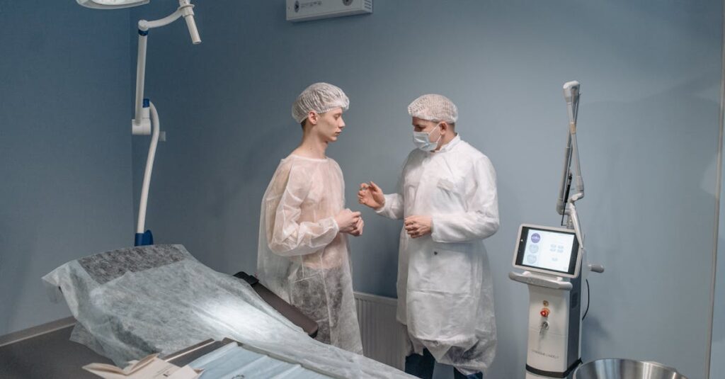 フレイアクリニックの医療脱毛が他院と比較して優れているポイントを解説する様子