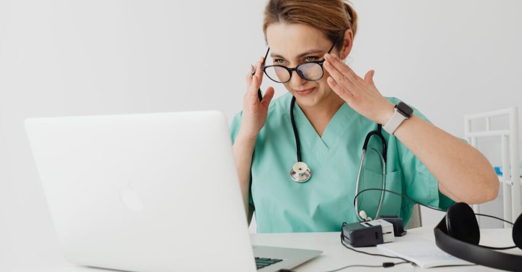 エニピルのオンライン診療で医師と相談する様子