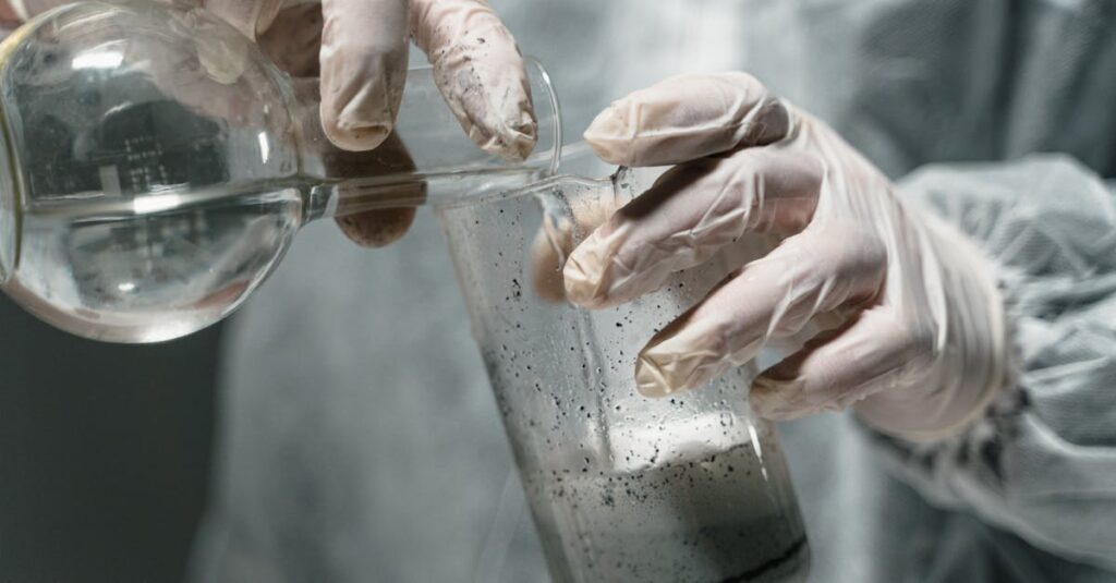 日田天領水を実際に試飲している人々とその感想をまとめた様子