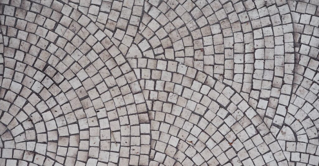 トライアルキットが気に入り、リピート購入を決意する女性のイメージ