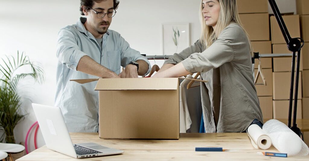 アスタリフトのコラーゲンドリンクを店頭と通販で比較している図解イメージ。