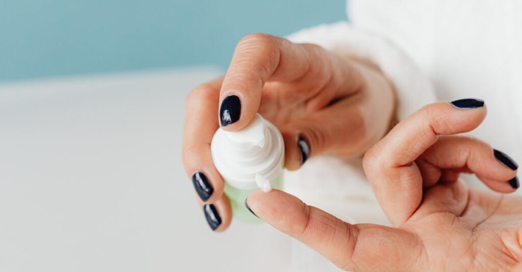 ファンケルのアクネケア化粧液（医薬部外品）のボトルとテクスチャ