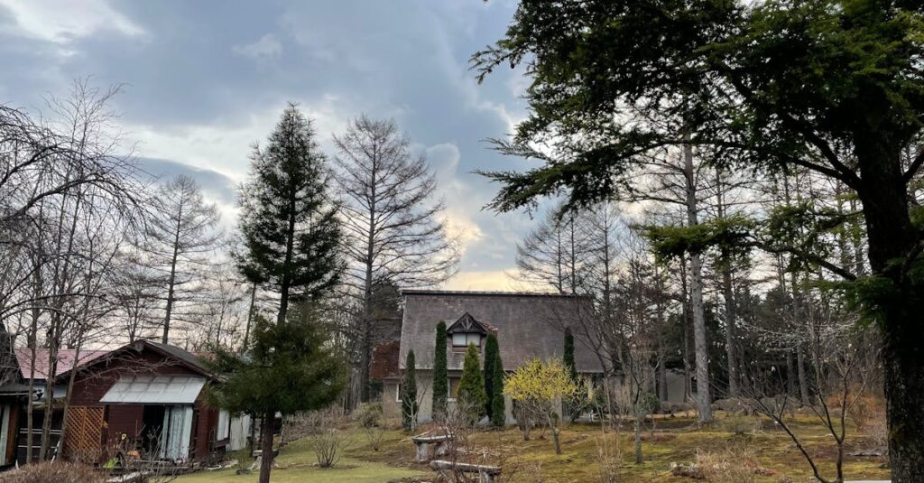 マルコの無料ボディメイク体験の予約から来店までの流れを説明するイラストや女性の写真