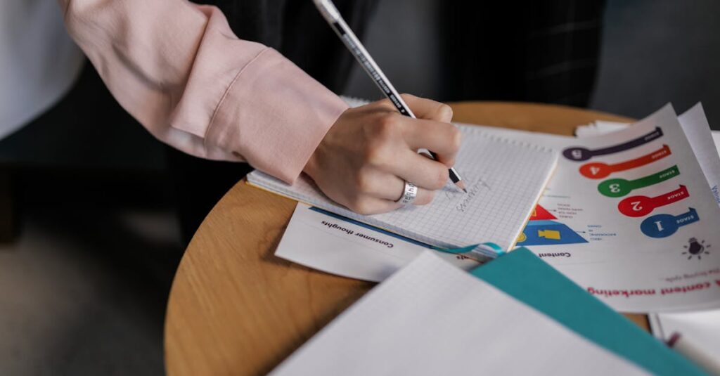 スキンケア口コミを見て半信半疑ながら試してみようか悩んでいる女性